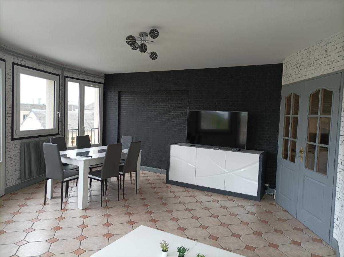 Joli Appartement Type 5 En Centre Ville Châteauroux エクステリア 写真