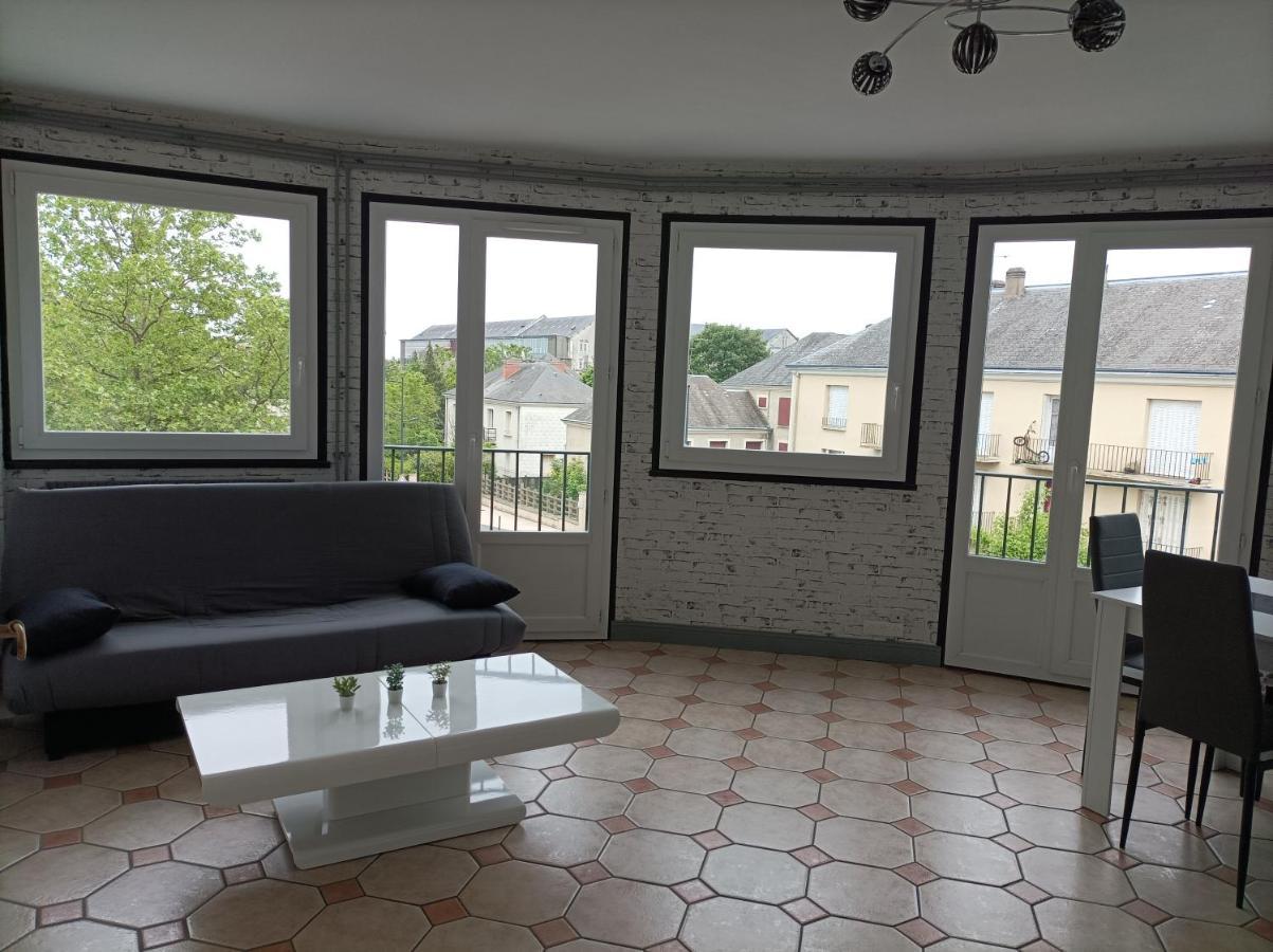 Joli Appartement Type 5 En Centre Ville Châteauroux エクステリア 写真