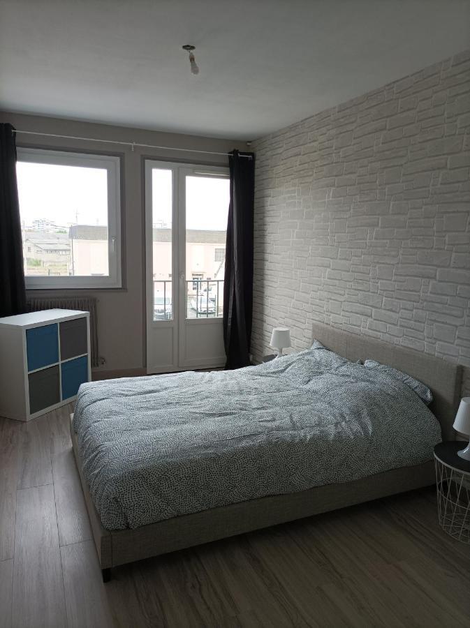 Joli Appartement Type 5 En Centre Ville Châteauroux エクステリア 写真