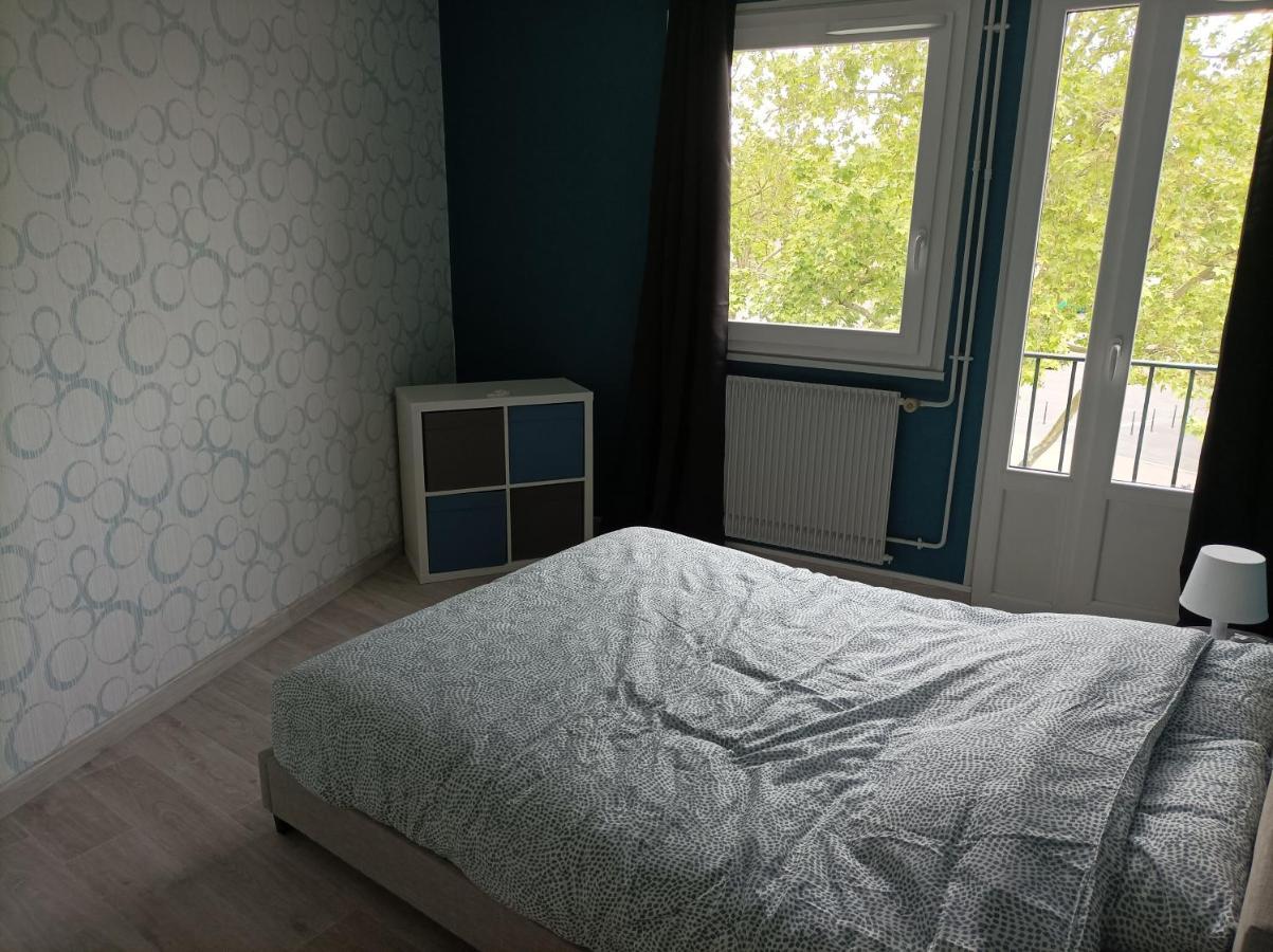 Joli Appartement Type 5 En Centre Ville Châteauroux エクステリア 写真